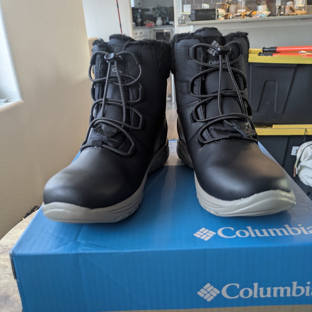 Columbia Youth Moritza Black Boots